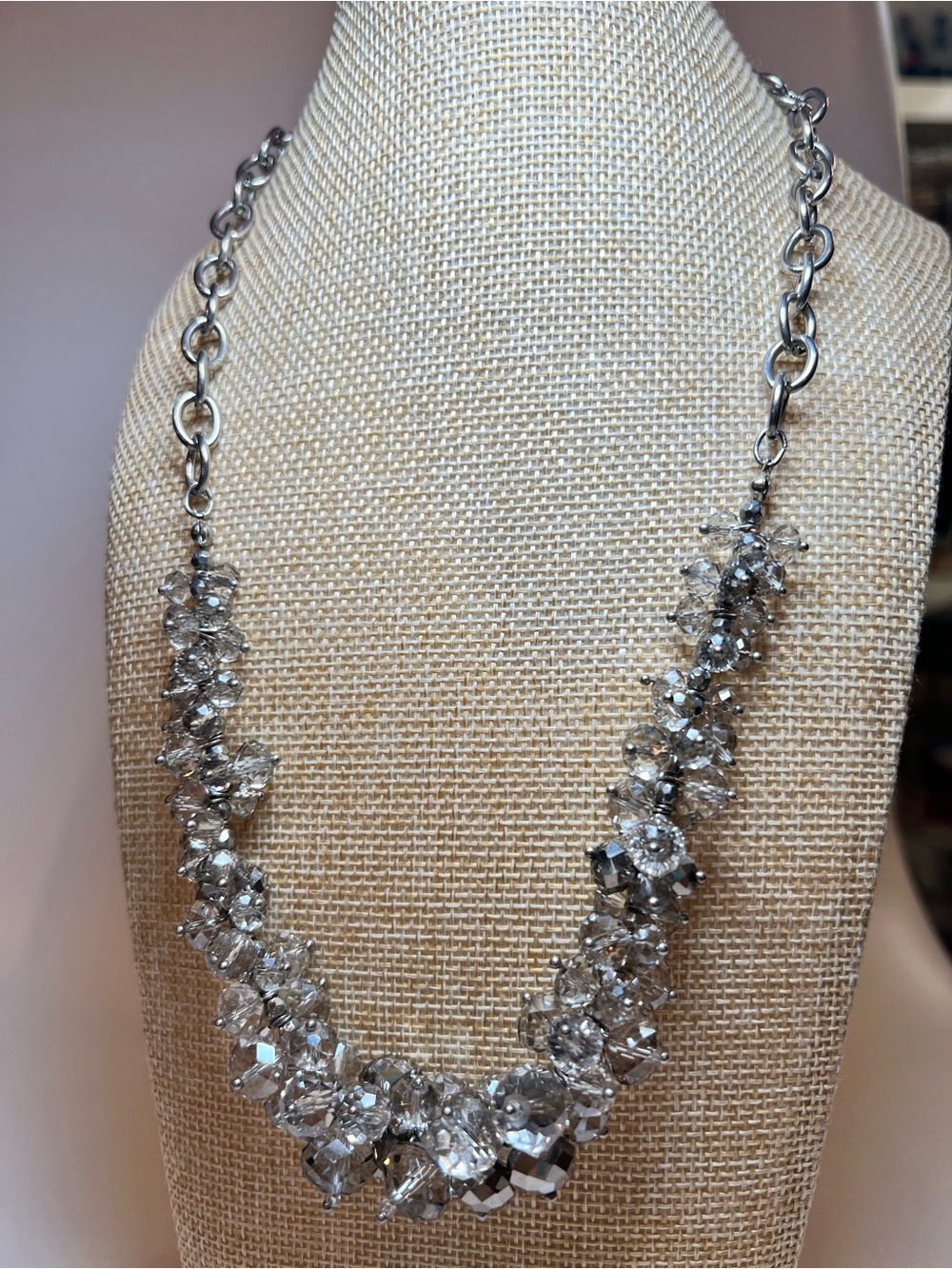 Simply Vera vera wang NWOT Silver chunky dense smokey crystal glass necklace